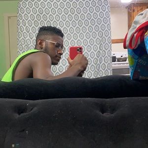 Meet your Posher, Sebastian